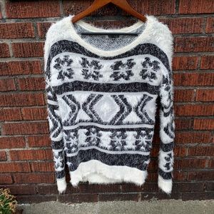 Women’s Crew Neck Sweater - Size Small - 8/10